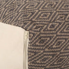 Pouf a cubo in cotone Boven, realizzato a mano, di Christopher Knight Home