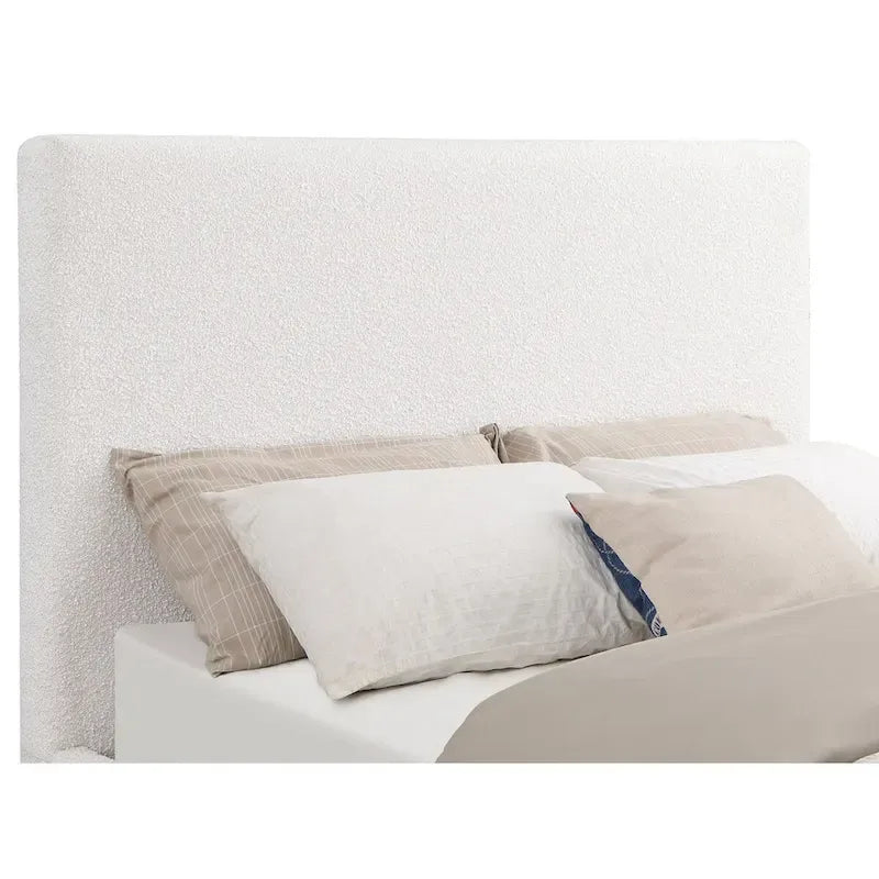 Letto King Size Ole, Testiera imbottita, Base a zoccolo dorata, Avorio